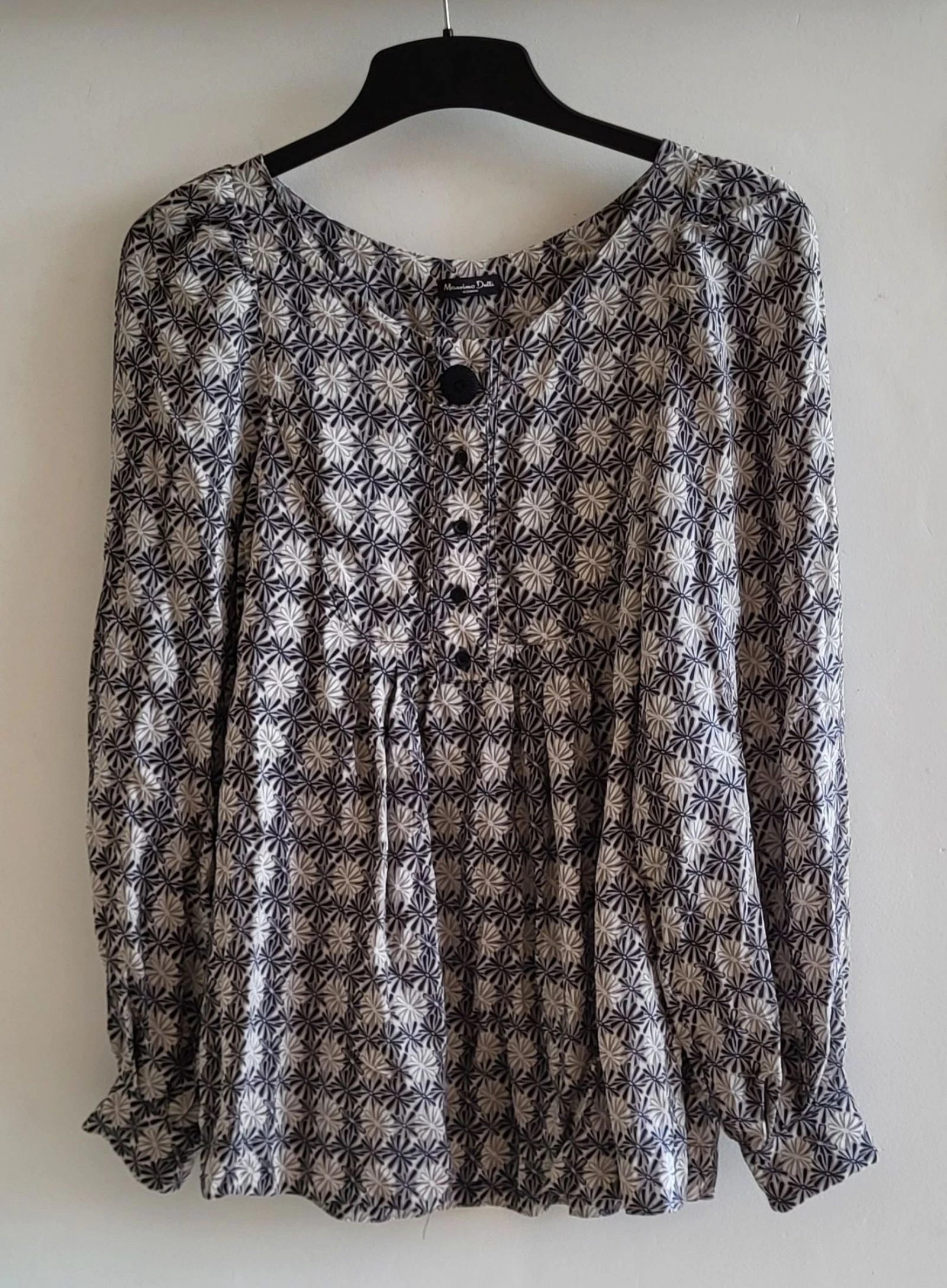 Blusa Elegante Massimo Dutti PP/TFr36-Cinza&Preto-estampado Floral & Fluido 100%Seda em Ótimo Estado – photo 3